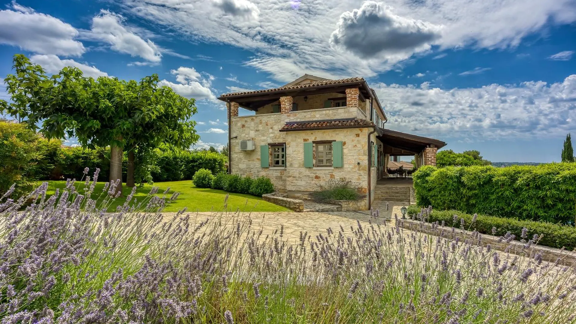Vila Amyra With Pool - Happy Rentals Sveti Lovrec Pazenaticki Villa