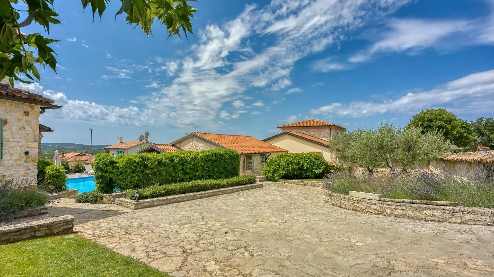 Villa Vila Amyra With Pool - Happy Rentals Sveti Lovrec Pazenaticki Croatia