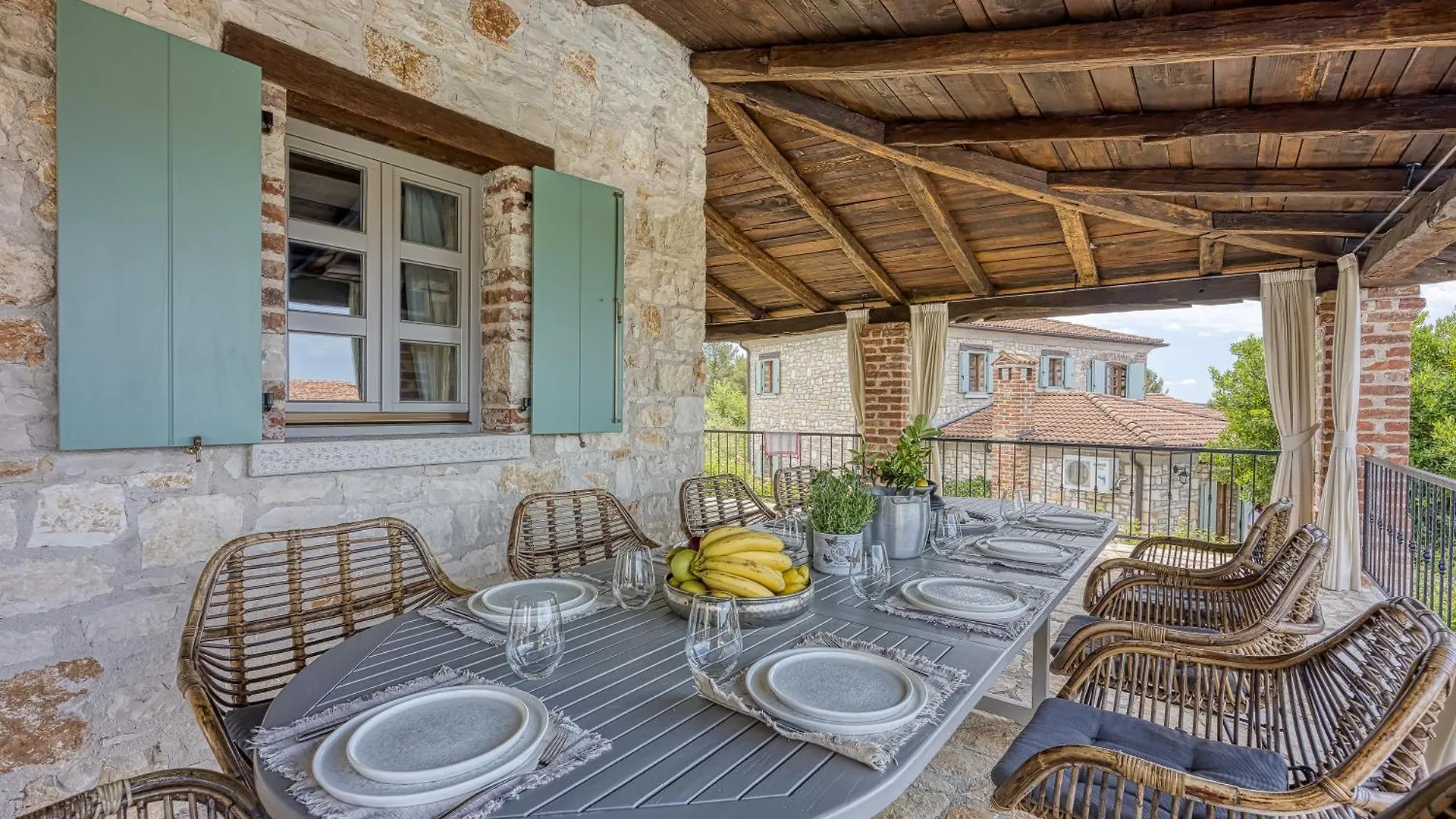 Vila Amyra With Pool - Happy Rentals Sveti Lovrec Pazenaticki Croatia