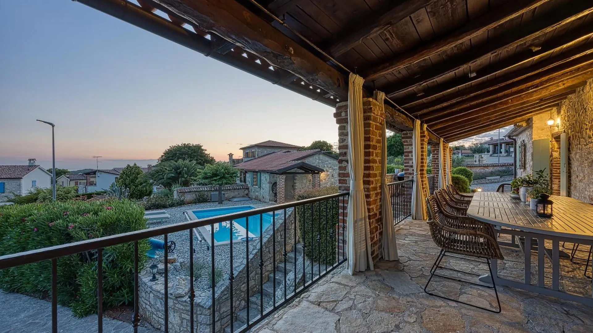 Vila Amyra With Pool - Happy Rentals Sveti Lovrec Pazenaticki