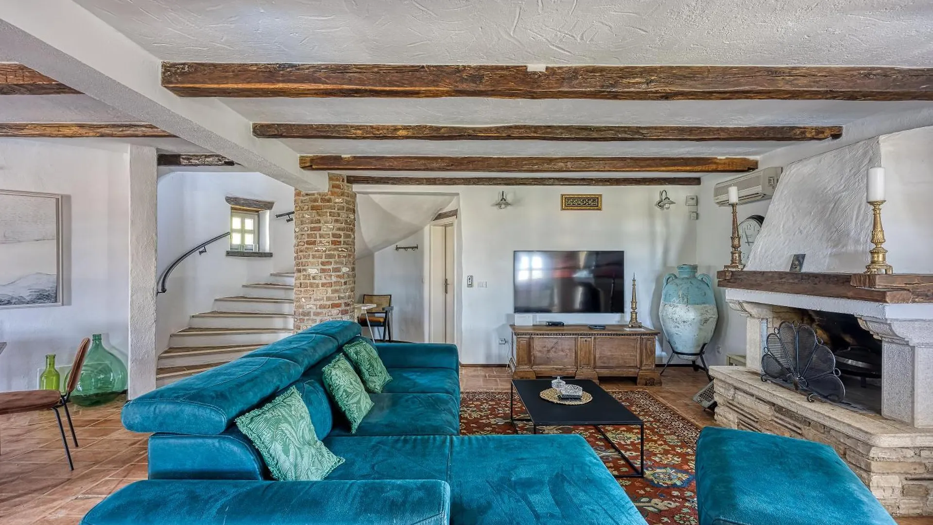 Villa Vila Amyra With Pool - Happy Rentals Sveti Lovrec Pazenaticki