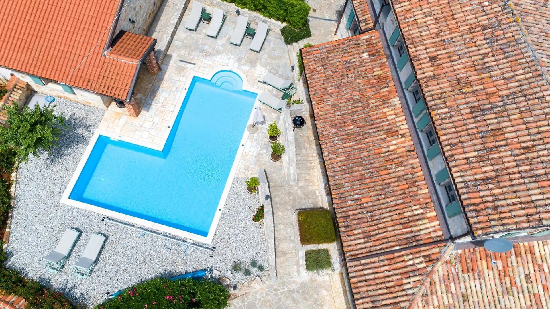 Vila Amyra With Pool - Happy Rentals Sveti Lovrec Pazenaticki Croatia