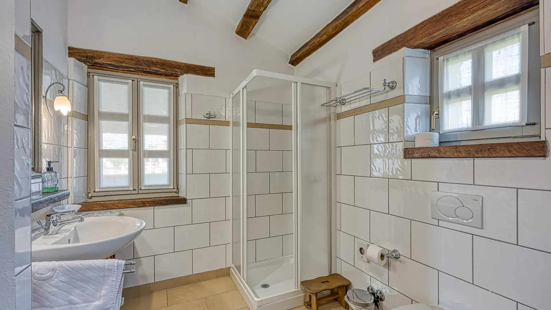 Vila Amyra With Pool - Happy Rentals Sveti Lovrec Pazenaticki