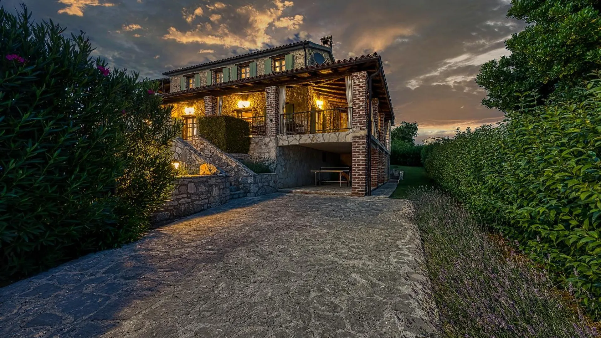 Villa Vila Amyra With Pool - Happy Rentals Sveti Lovrec Pazenaticki Croatia