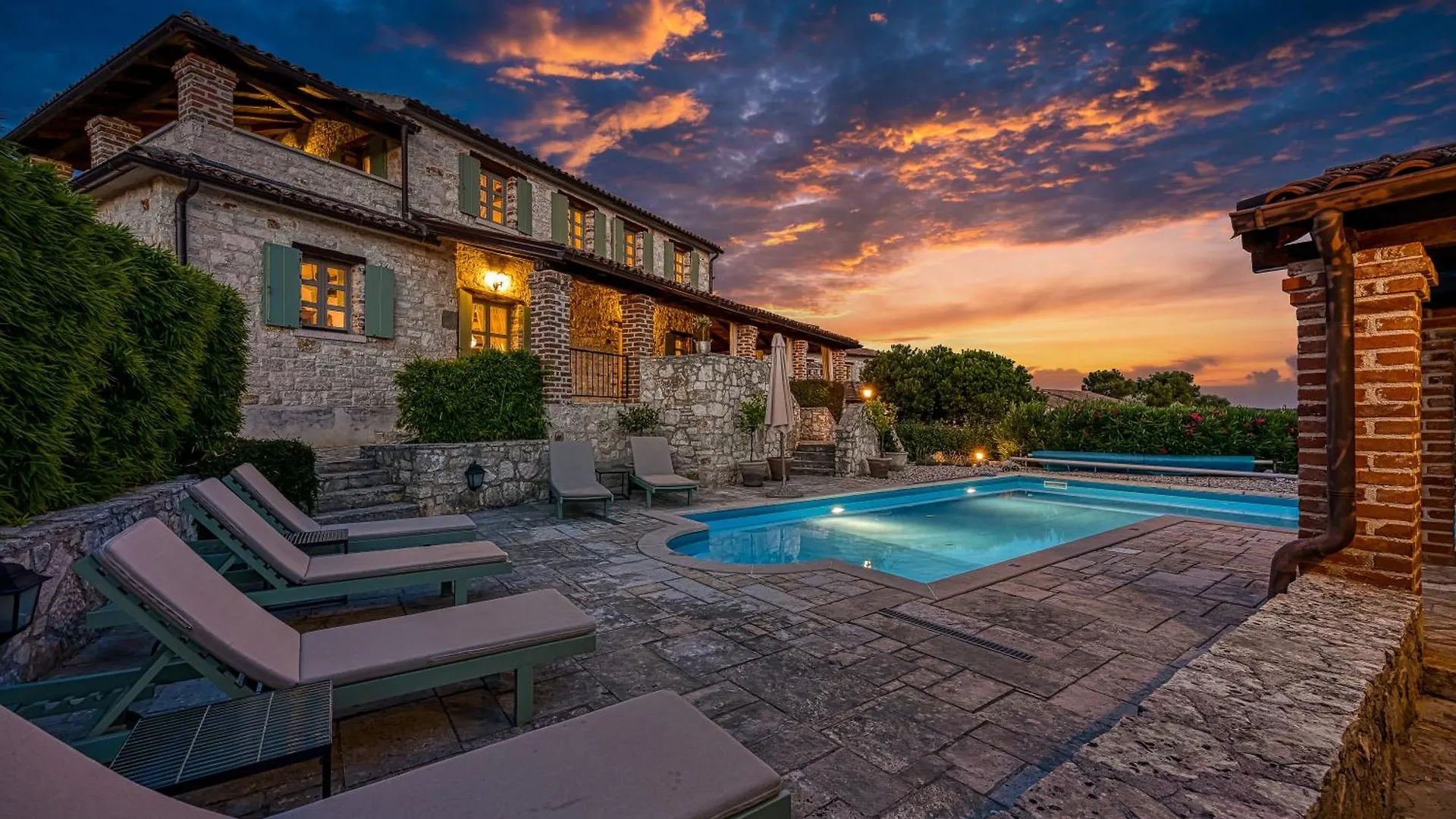 Vila Amyra With Pool - Happy Rentals Sveti Lovrec Pazenaticki Villa