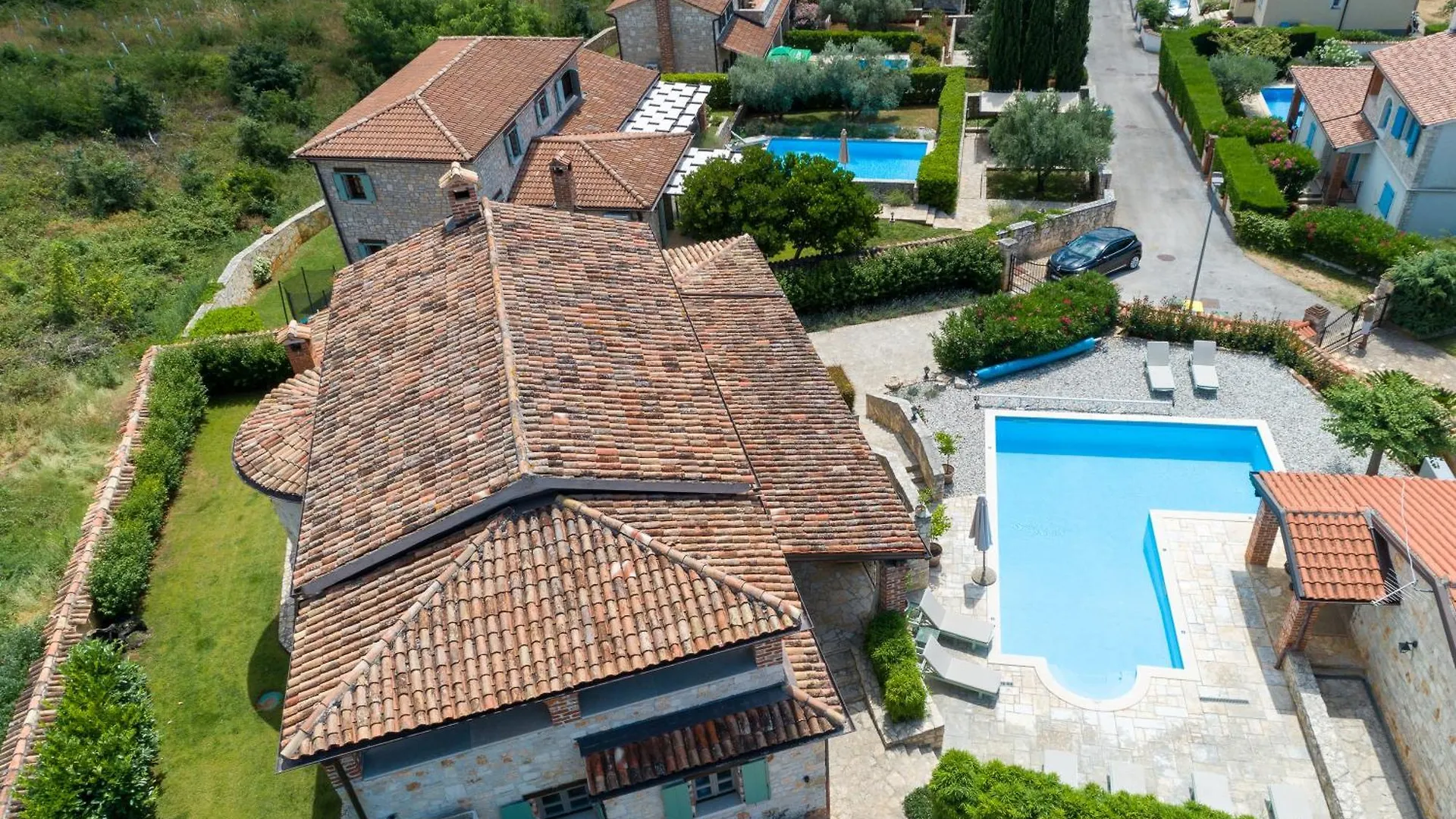 Vila Amyra With Pool - Happy Rentals Sveti Lovrec Pazenaticki Villa
