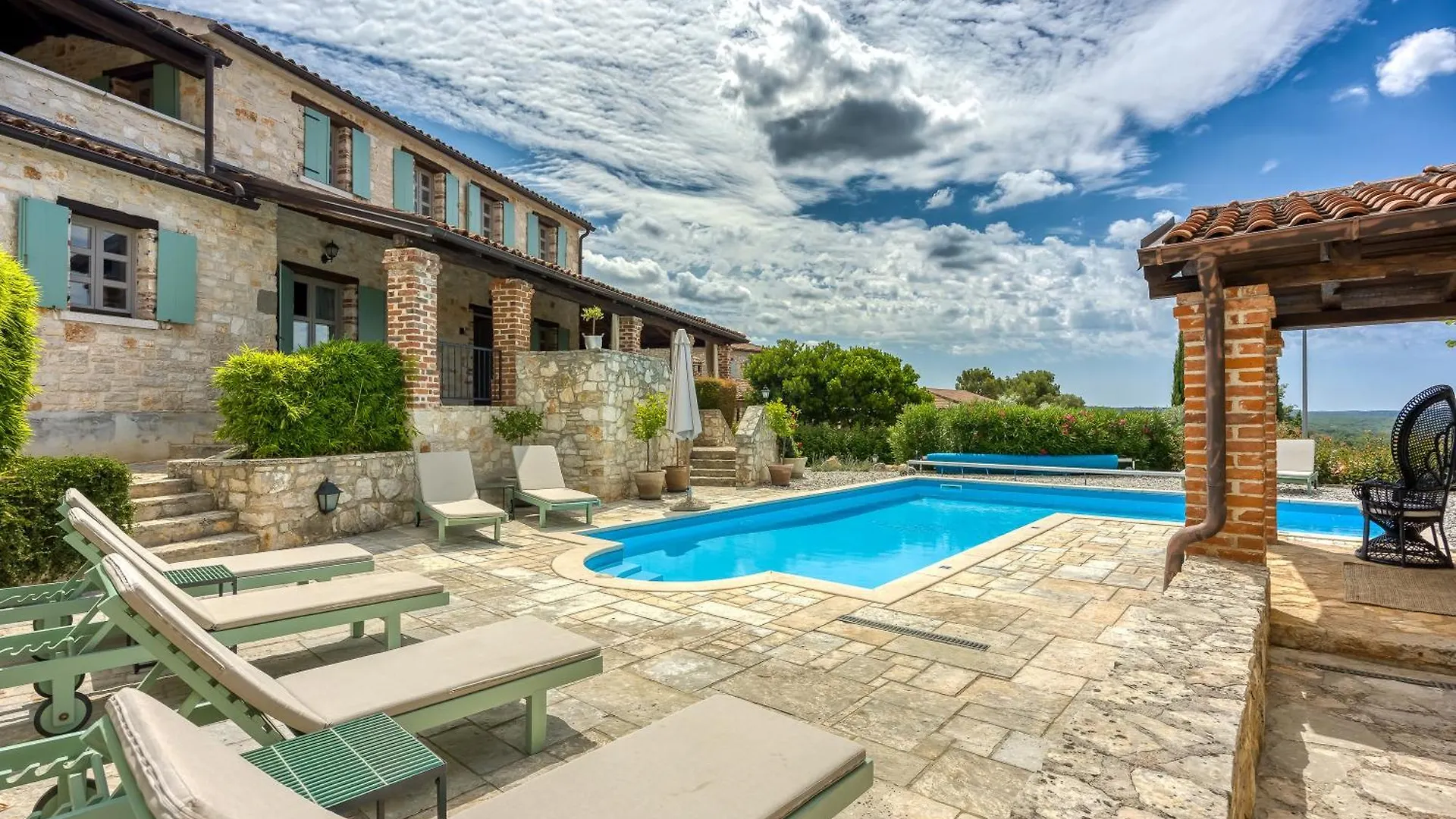 Vila Amyra With Pool - Happy Rentals Sveti Lovrec Pazenaticki